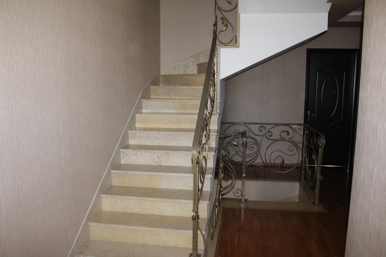 Leon Hotel Tbilisi Exterior photo