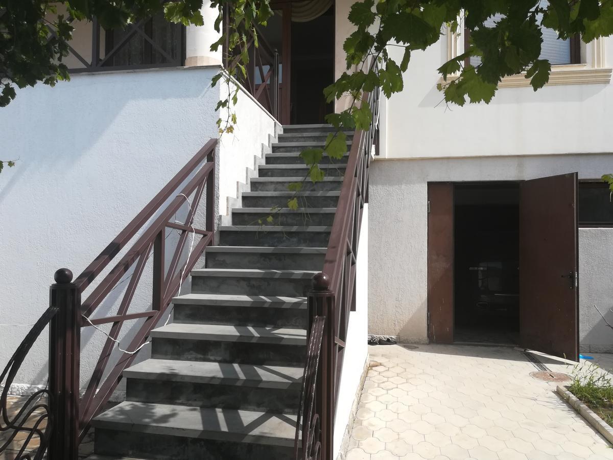 Leon Hotel Tbilisi Exterior photo